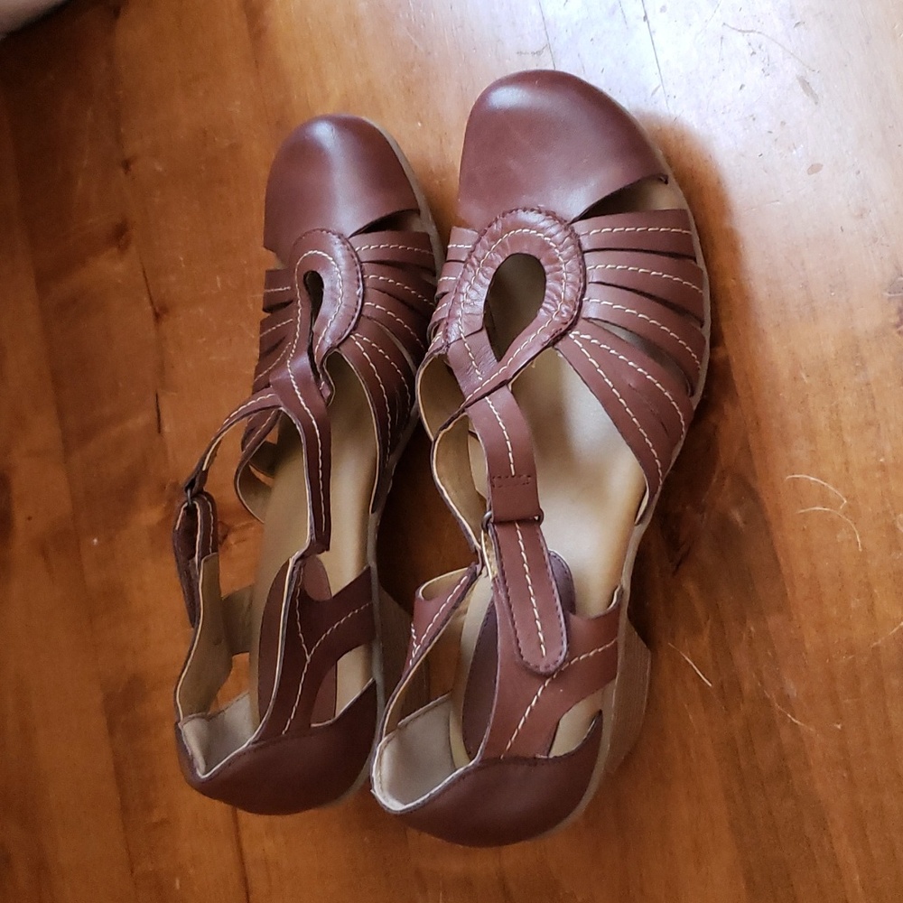 Strappy sandals with heel by Softspots - Picture 2 of 7